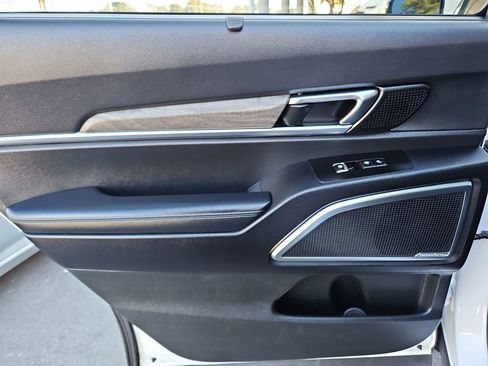 Used 2022 Kia Telluride SX w/ SX Prestige Package image 36