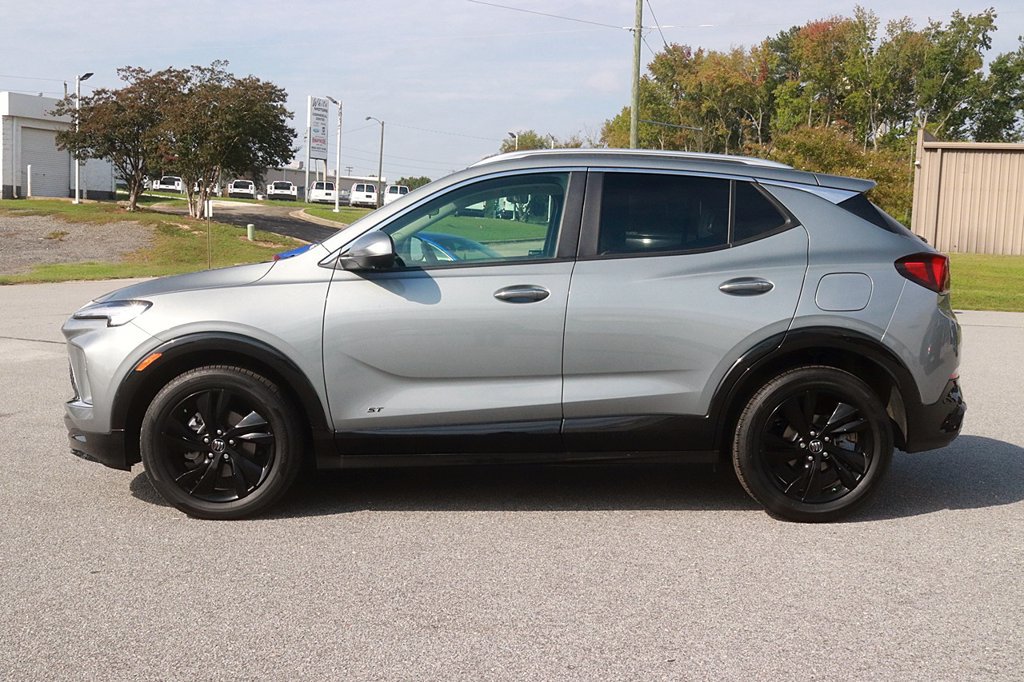 Used 2026 Buick Encore GX Sport Touring w/ Advanced Technology Package FWD image 4