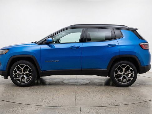 Used 2025 Jeep Compass Limited image 5
