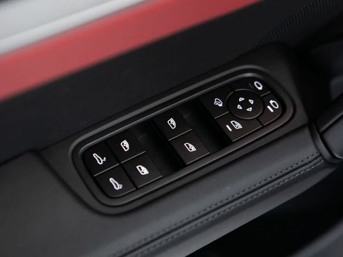 New 2026 Porsche Cayenne image 18