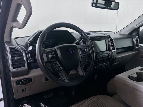 Used 2016 Ford F150 XLT w/ Equipment Group 302A Luxury image 9