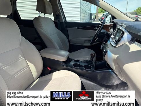 Used 2017 Kia Sorento FWD w/ LX Convenience Package image 28