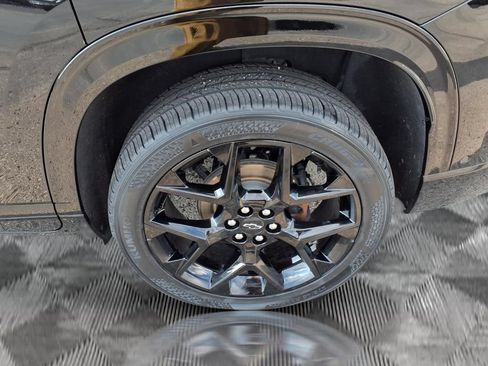 Used 2024 Chevrolet Traverse RS AWD/4WD image 27
