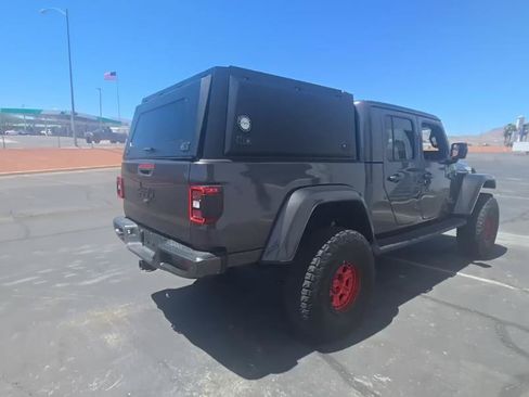 Used 2021 Jeep Gladiator Overland AWD/4WD image 4
