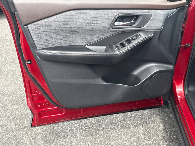 Used 2023 Nissan Rogue SV FWD image 10