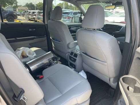Used 2020 Honda Pilot Touring image 13