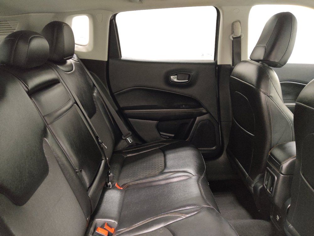 Used 2018 Jeep Compass Latitude w/ Cold Weather Group AWD/4WD image 19