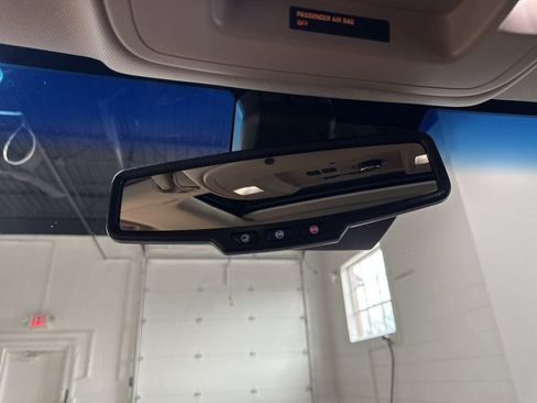 Used 2017 Chevrolet Suburban Premier image 24