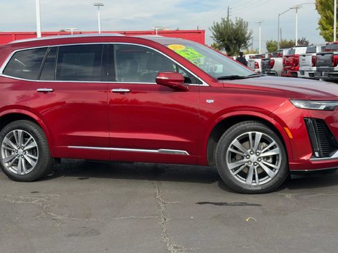 Certified 2024 Cadillac XT6 Premium Luxury image 3