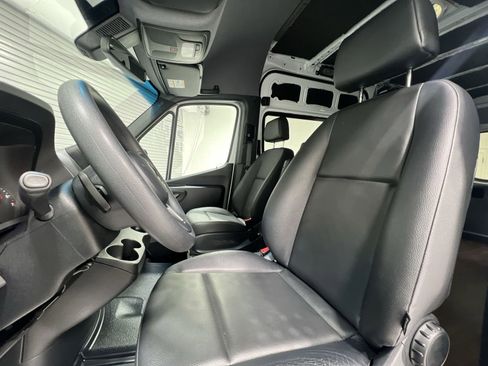 Used 2022 Mercedes-Benz Sprinter 144 Cargo image 11