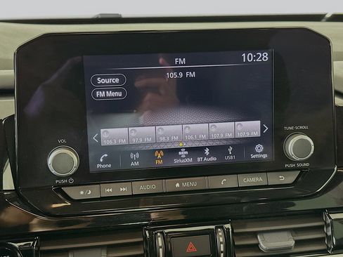 Used 2025 Nissan Pathfinder SV image 21