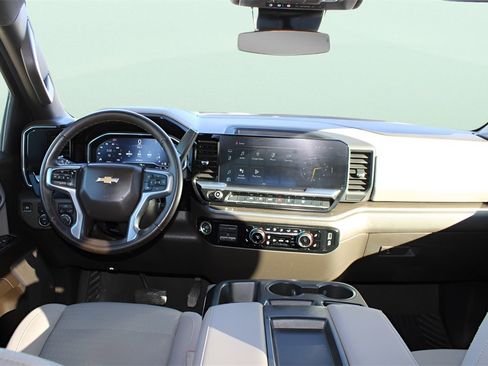 Used 2025 Chevrolet Silverado 1500 LT image 18