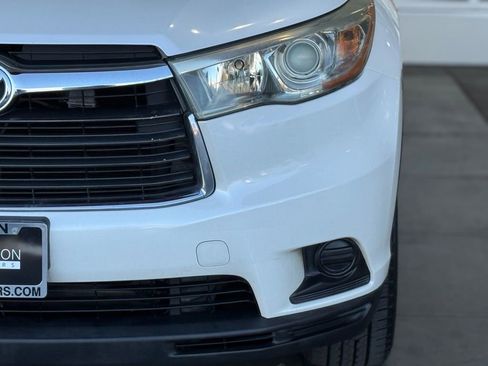 Used 2015 Toyota Highlander LE image 4
