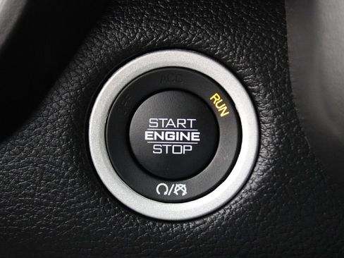 Used 2024 RAM 1500 Laramie AWD/4WD image 12