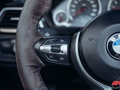 Used 2018 BMW M4 Convertible w/ Competition Package image 71