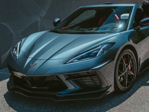 Used 2021 Chevrolet Corvette Stingray Premium Conv w/ Z51 Performance Package RWD image 4