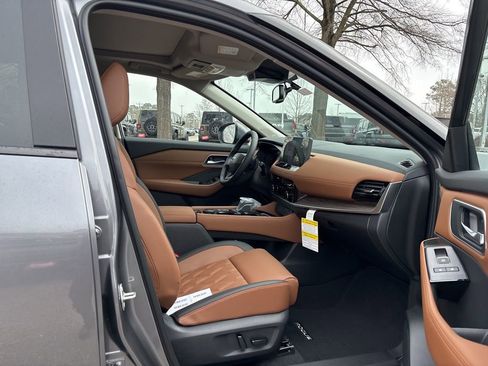 New 2026 Nissan Rogue Platinum w/ Platinum Premium Package image 18