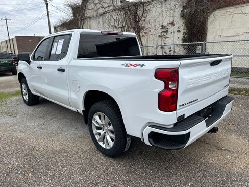 Used 2024 Chevrolet Silverado 1500 Custom image 4