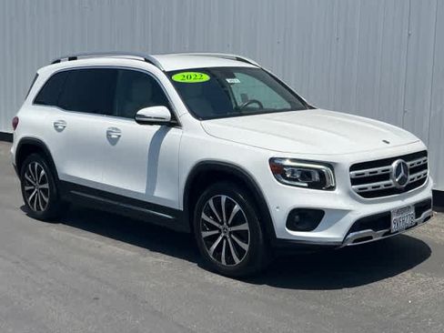 Used 2022 Mercedes-Benz GLB 250 w/ Premium Package Lite image 8