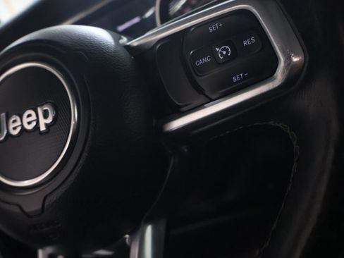 Used 2018 Jeep Wrangler Unlimited Sahara w/ Dual Top Group AWD/4WD image 20