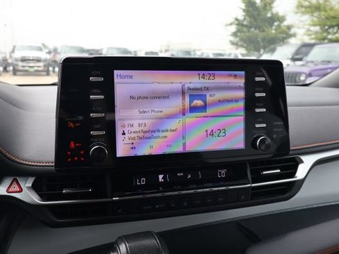 Used 2024 Toyota Sienna XSE FWD image 12