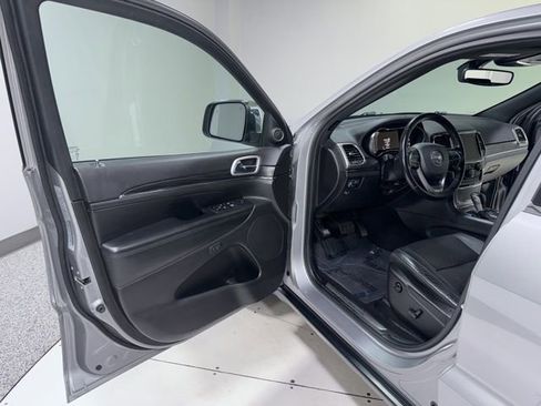 Used 2019 Jeep Grand Cherokee Limited AWD/4WD image 11