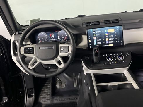 Used 2025 Land Rover Defender 110 S image 11