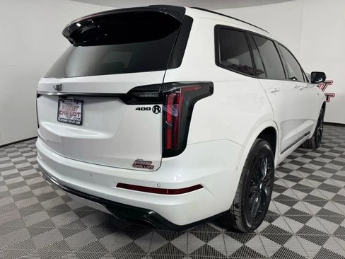 Used 2024 Cadillac XT6 Sport w/ LPO, ONYX Package image 32