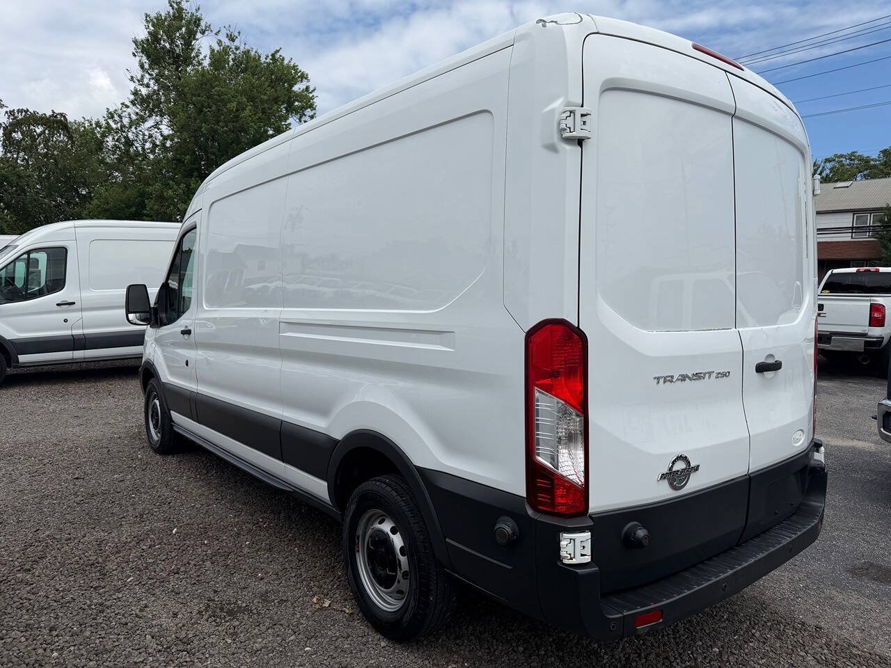 Used 2015 Ford Transit 250 148 Medium Roof w/ Interior Upgrade Package RWD image 4