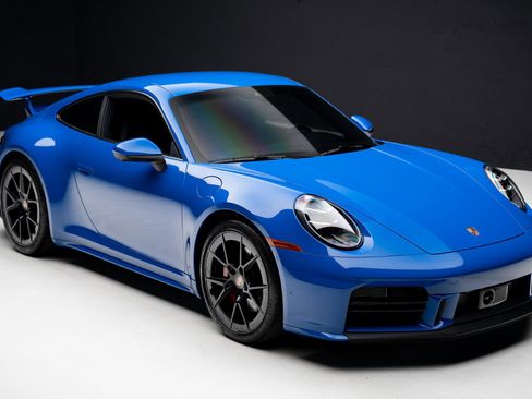 Used 2025 Porsche 911 Carrera image 39