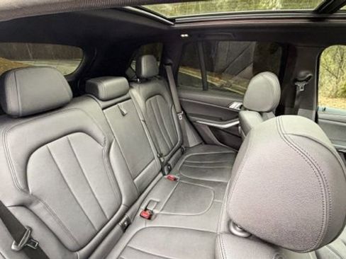 Used 2019 BMW X5 xDrive40i w/ Parking Assistance Package image 42