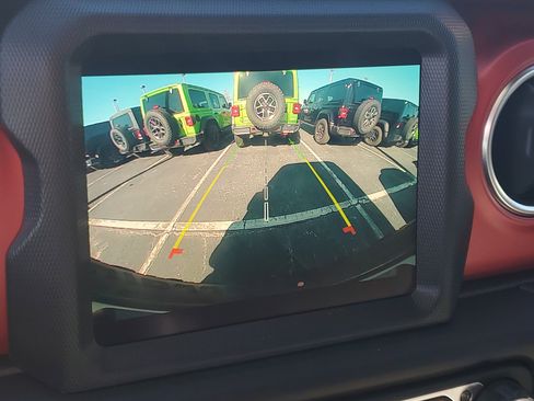 Used 2023 Jeep Wrangler Rubicon image 25