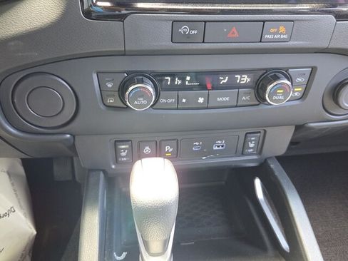 Used 2023 Nissan Frontier SV w/ SV Convenience Package RWD image 24