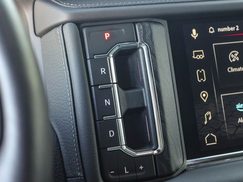 Used 2024 GMC Yukon Denali w/ Advanced Technology Package image 20