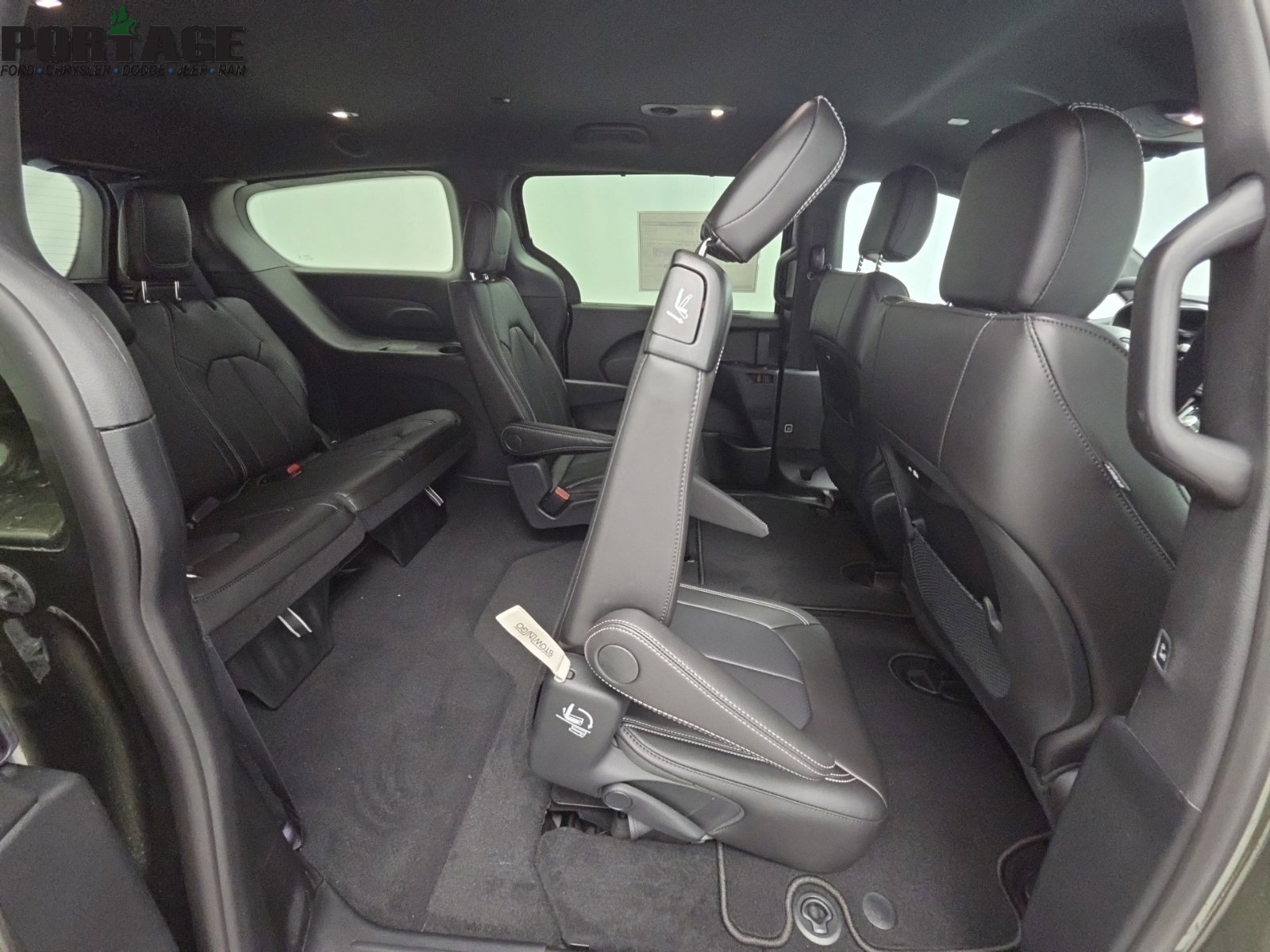 New 2027 Chrysler Pacifica Select AWD/4WD image 42