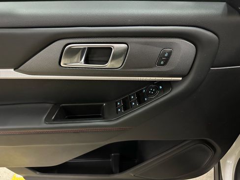 Certified 2025 Ford Explorer ST-Line image 16