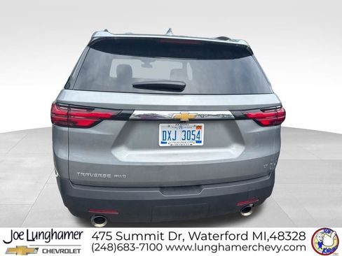Used 2023 Chevrolet Traverse LT image 9