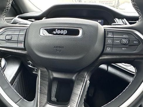 Used 2024 Jeep Grand Cherokee L Limited image 14