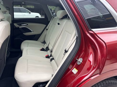 Certified 2025 Audi Q5 Premium w/ Convenience Package AWD/4WD image 14