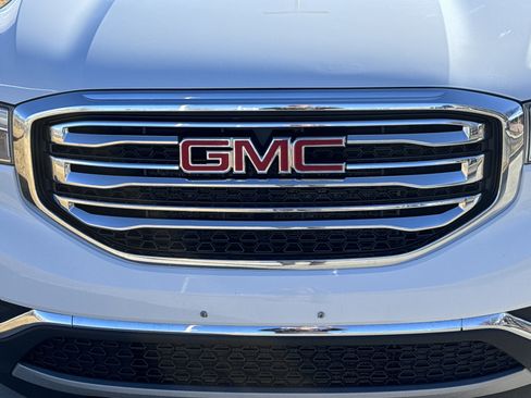 Used 2018 GMC Acadia SLT image 9