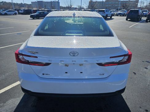 Used 2025 Toyota Camry LE image 6