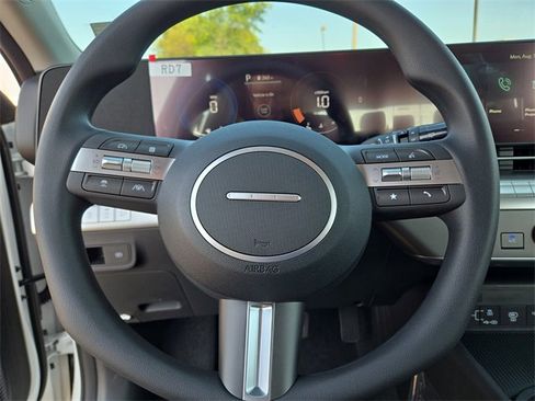 New 2026 Hyundai Kona SE image 17