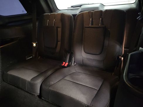 Used 2018 Ford Explorer XLT image 22