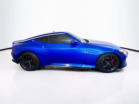Used 2025 Nissan Z Performance w/ Floor Mat Package RWD image 12