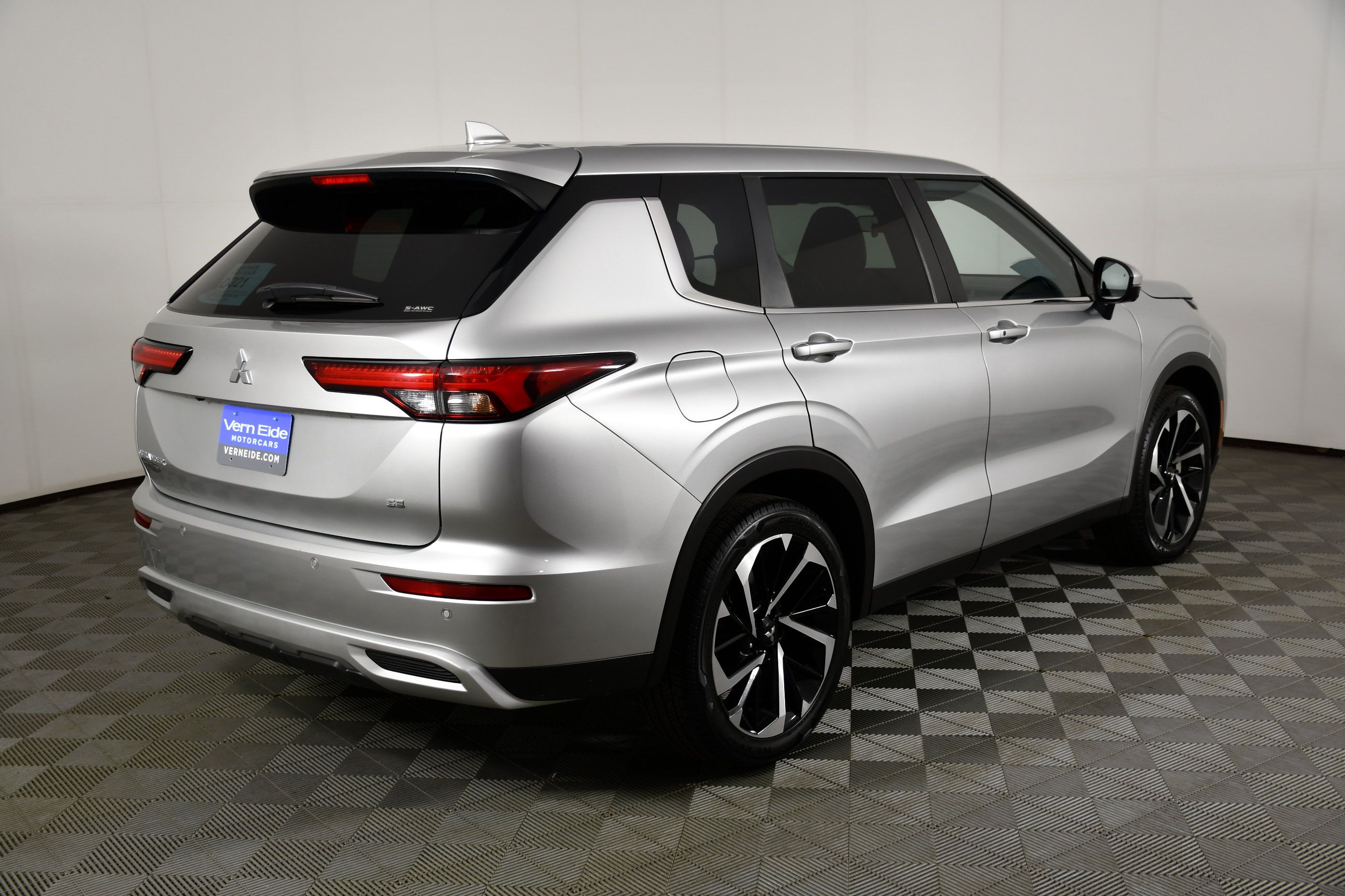 Used 2022 Mitsubishi Outlander SE AWD/4WD image 6