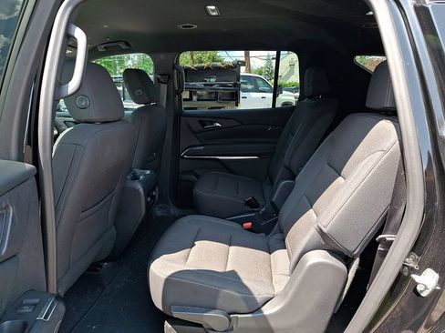Used 2024 Chevrolet Traverse LT FWD image 10