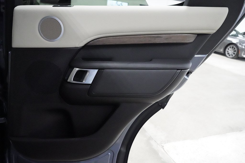 Used 2018 Land Rover Discovery HSE AWD/4WD image 26