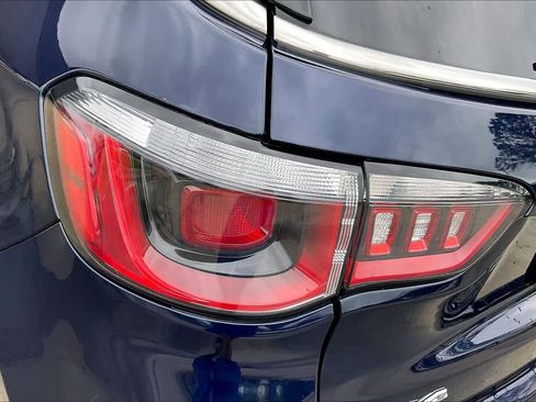 Used 2019 Jeep Compass Latitude w/ Popular Equipment Group image 28