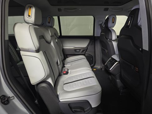 Used 2024 Rivian R1S Adventure AWD/4WD image 23