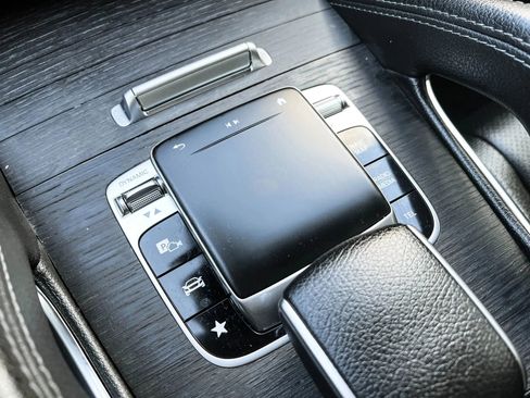 Used 2020 Mercedes-Benz GLE 350 GLE 350 4MATIC Sport Utility 4 image 19